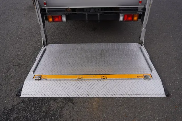 いすゞ エルフ TRG-NLR85AN(2WD)の写真24