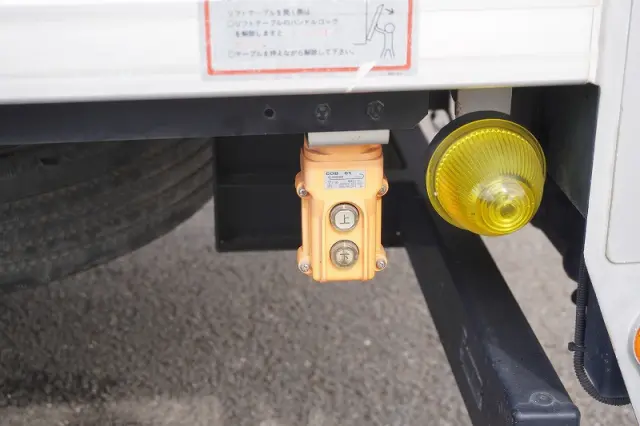 いすゞ エルフ TRG-NLR85AN(2WD)の写真26