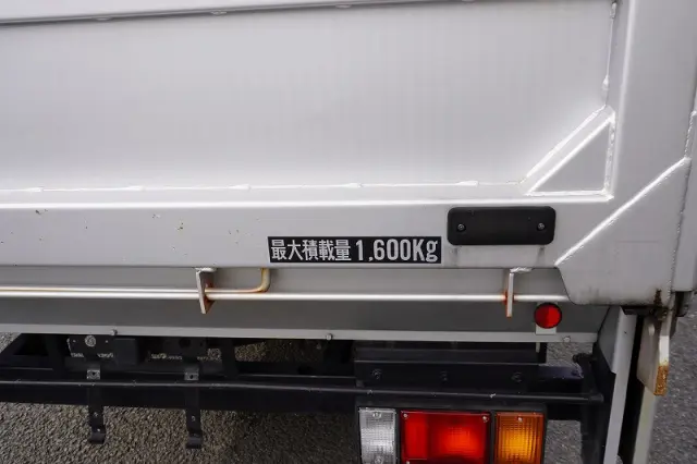 いすゞ エルフ TRG-NLR85AN(2WD)の写真27