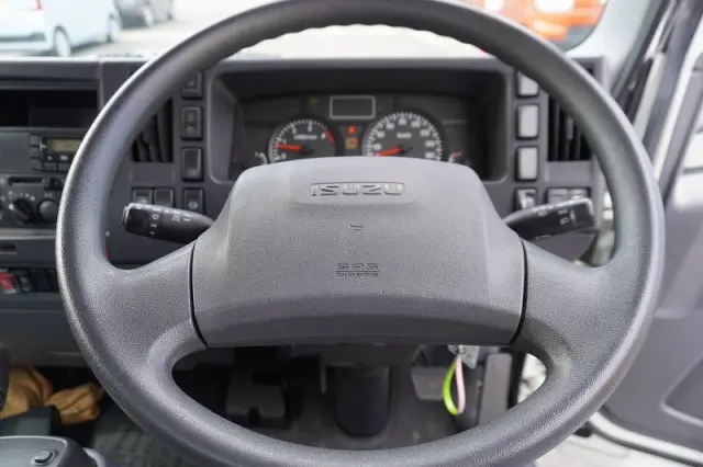 いすゞ エルフ TRG-NLR85AN(2WD)の写真30