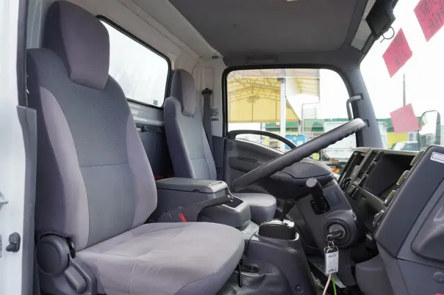 いすゞ エルフ TRG-NLR85AN(2WD)の写真36