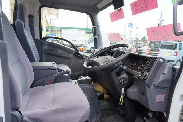 いすゞ エルフ TRG-NLR85AN(2WD)の写真37