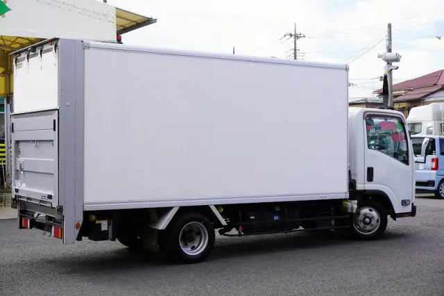 いすゞ エルフ TRG-NLR85AN(2WD)の写真8