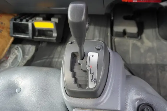 いすゞ エルフ TRG-NLR85AN(2WD)の写真32