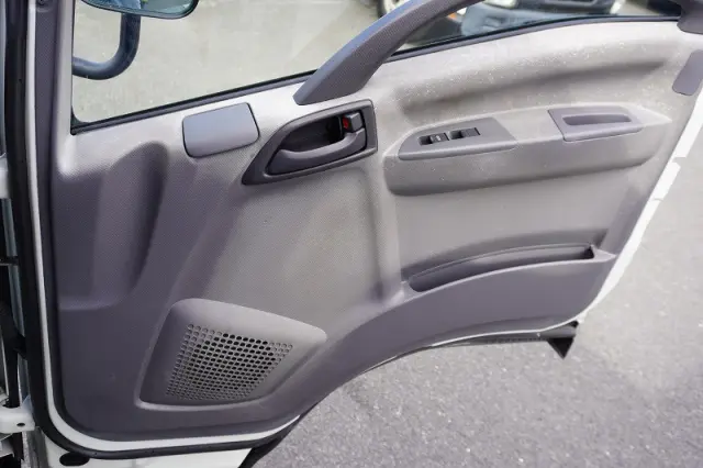 いすゞ エルフ TRG-NLR85AN(2WD)の写真36