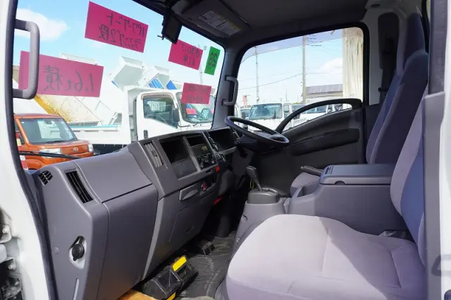 いすゞ エルフ TRG-NLR85AN(2WD)の写真39