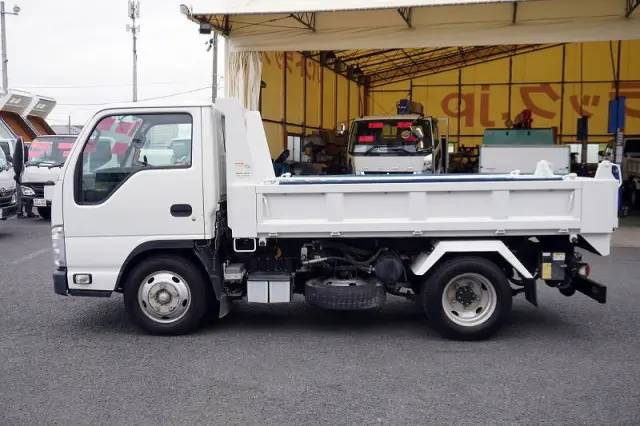 いすゞ エルフ TPG-NKR85AN(2WD)の写真3