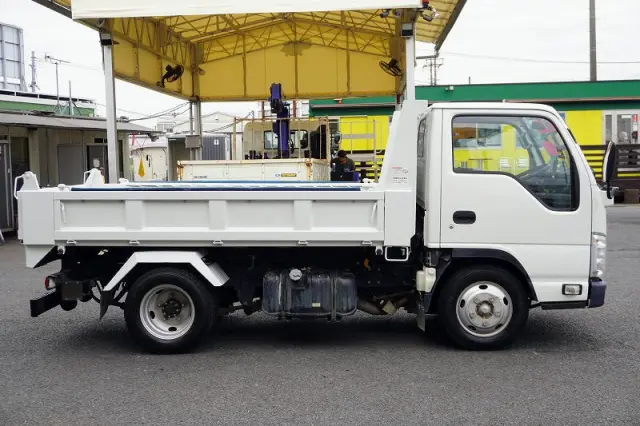 いすゞ エルフ TPG-NKR85AN(2WD)の写真5