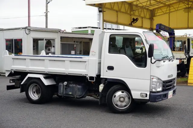 いすゞ エルフ TPG-NKR85AN(2WD)の写真6