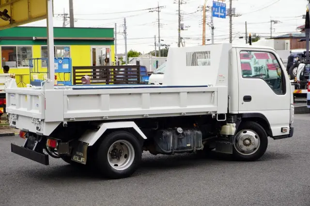 いすゞ エルフ TPG-NKR85AN(2WD)の写真8