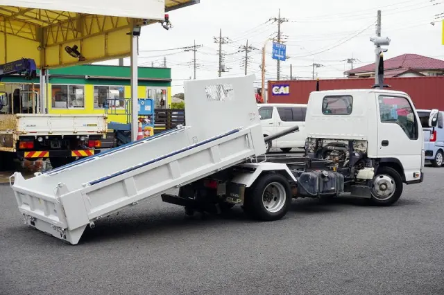 いすゞ エルフ TPG-NKR85AN(2WD)の写真9