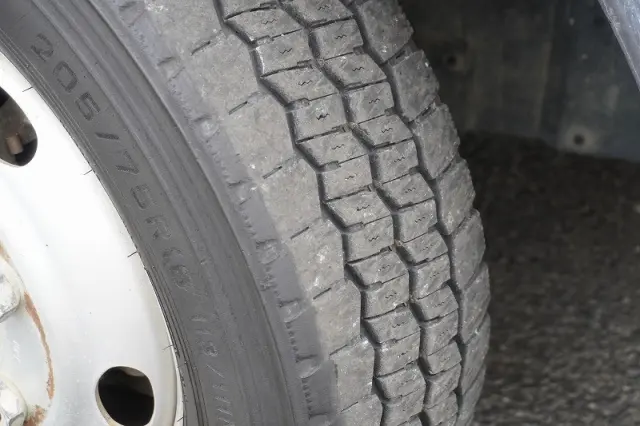 いすゞ エルフ TPG-NKR85AN(2WD)の写真10