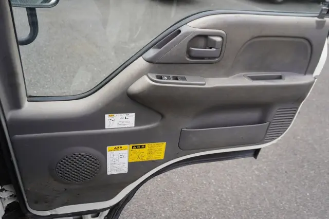 いすゞ エルフ TPG-NKR85AN(2WD)の写真37