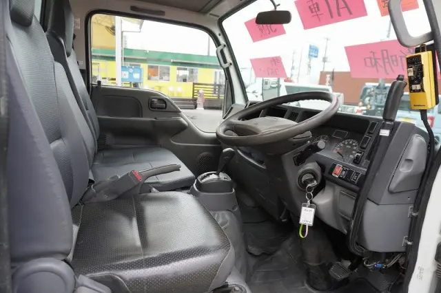 いすゞ エルフ TPG-NKR85AN(2WD)の写真39