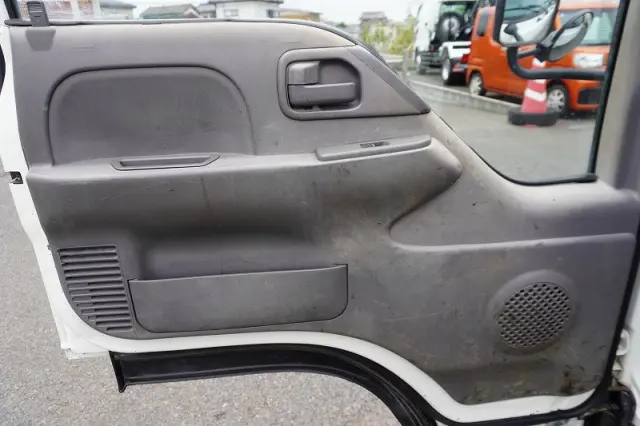 いすゞ エルフ TPG-NKR85AN(2WD)の写真42