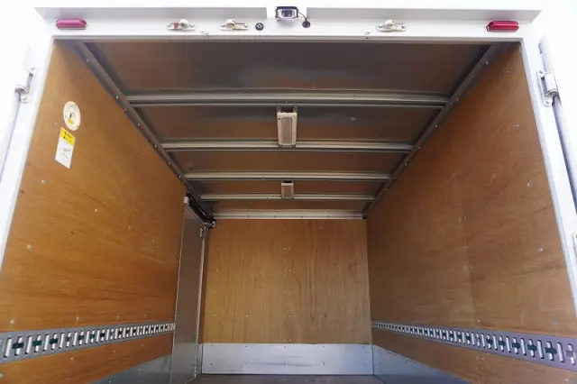 三菱 キャンター TPG-FBA20(2WD)の写真21