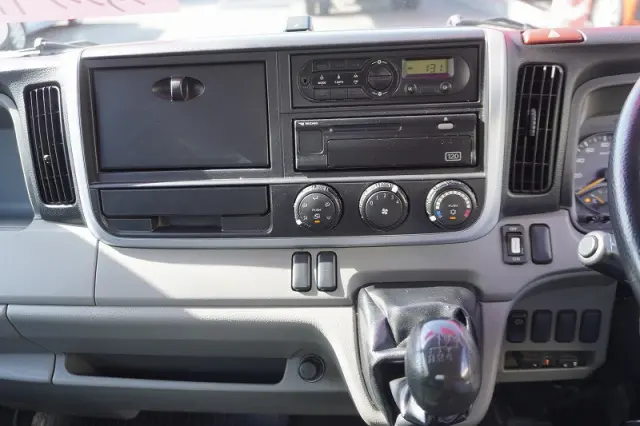 三菱 キャンター TPG-FBA20(2WD)の写真31