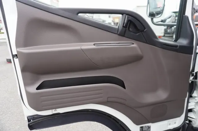 三菱 キャンター 2PG-FEB80(2WD)の写真42