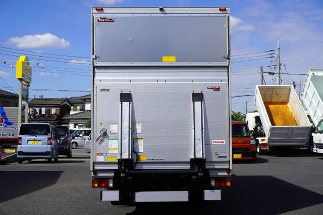 いすゞ エルフ TRG-NPR85AN(2WD)の写真4