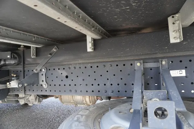 いすゞ エルフ TRG-NPR85AN(2WD)の写真13