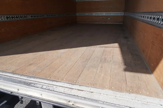 いすゞ エルフ TRG-NPR85AN(2WD)の写真22