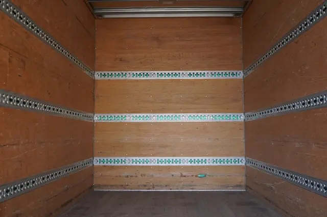 いすゞ エルフ TRG-NPR85AN(2WD)の写真23