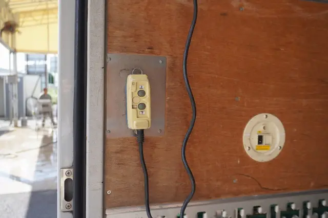 いすゞ エルフ TRG-NPR85AN(2WD)の写真24