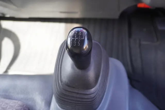 いすゞ エルフ TRG-NPR85AN(2WD)の写真33