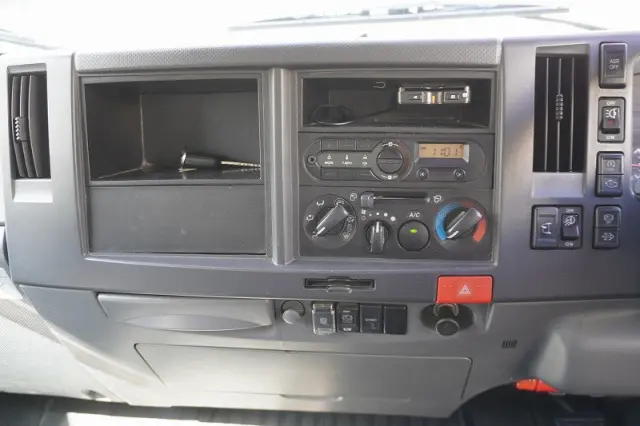 いすゞ エルフ TRG-NPR85AN(2WD)の写真34