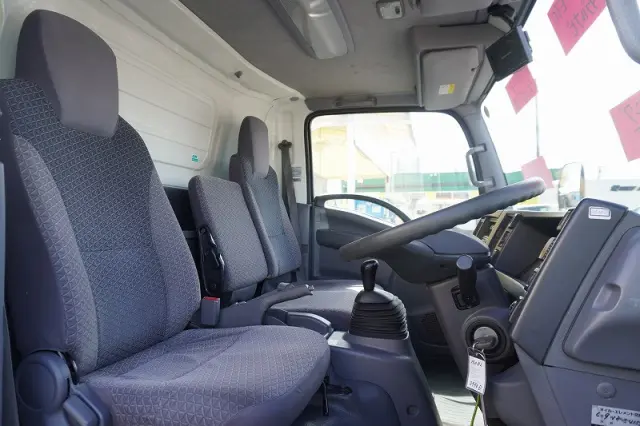 いすゞ エルフ TRG-NPR85AN(2WD)の写真39