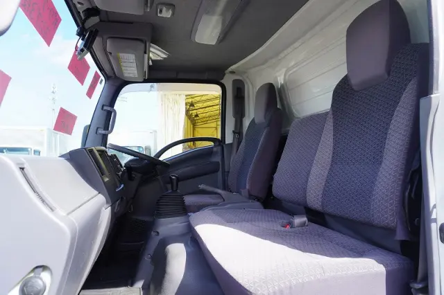 いすゞ エルフ TRG-NPR85AN(2WD)の写真42