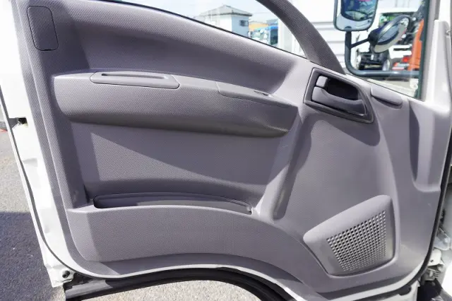 いすゞ エルフ TRG-NPR85AN(2WD)の写真43