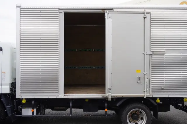 三菱 キャンター 2PG-FEB80(2WD)の写真17