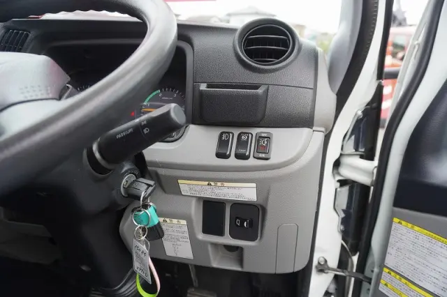 三菱 キャンター 2PG-FEB80(2WD)の写真32