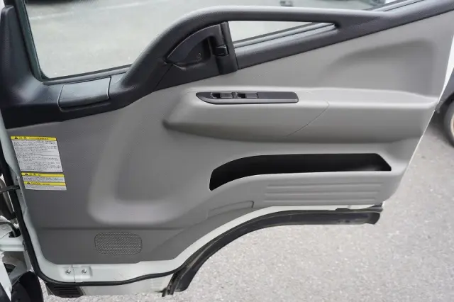 三菱 キャンター 2PG-FEB80(2WD)の写真33