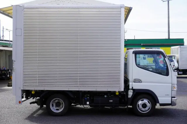 三菱 キャンター 2RG-FBA20(2WD)の写真5