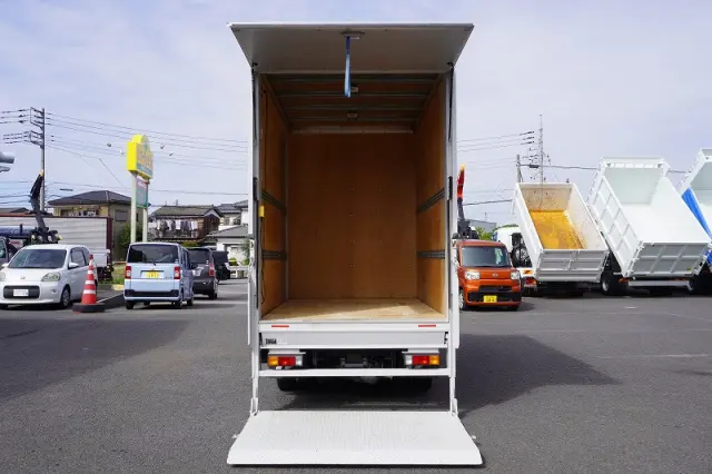 三菱 キャンター 2RG-FBA20(2WD)の写真19