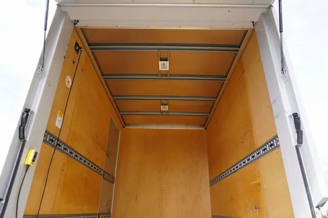 三菱 キャンター 2RG-FBA20(2WD)の写真21