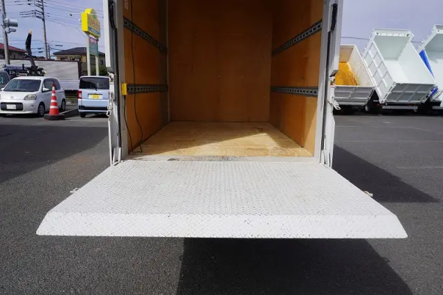 三菱 キャンター 2RG-FBA20(2WD)の写真26