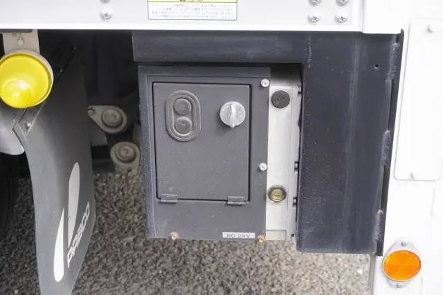 三菱 キャンター 2RG-FBA20(2WD)の写真28