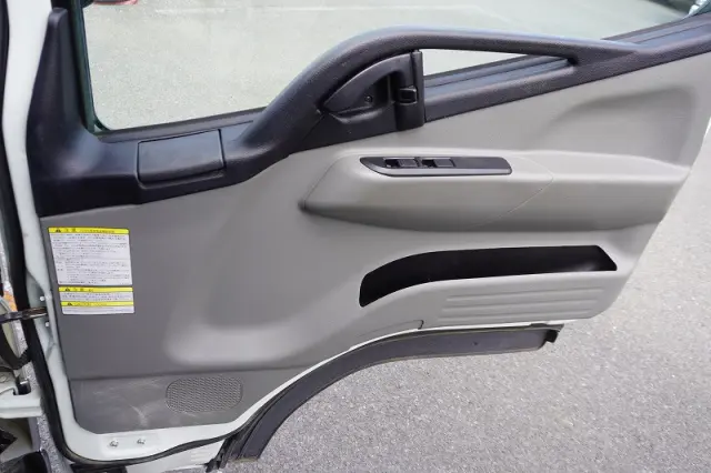 三菱 キャンター 2RG-FBA20(2WD)の写真37