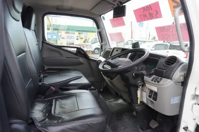 三菱 キャンター 2RG-FBA20(2WD)の写真39