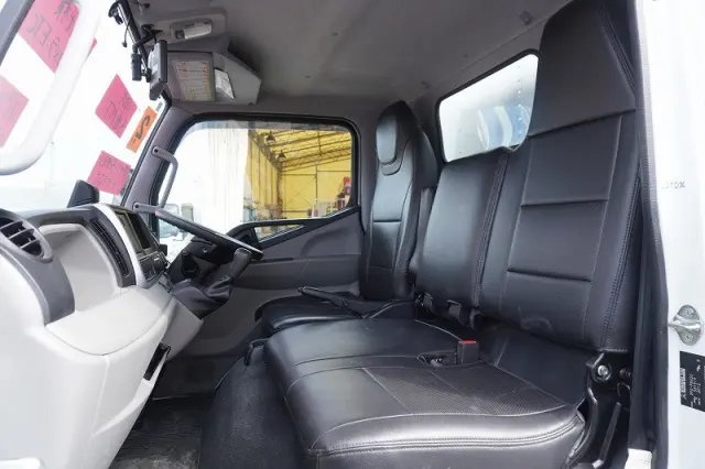 三菱 キャンター 2RG-FBA20(2WD)の写真41