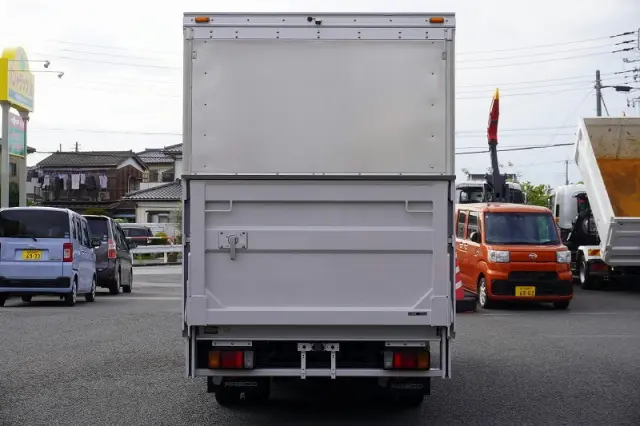 いすゞ エルフ TRG-NJR85AN(2WD)の写真4