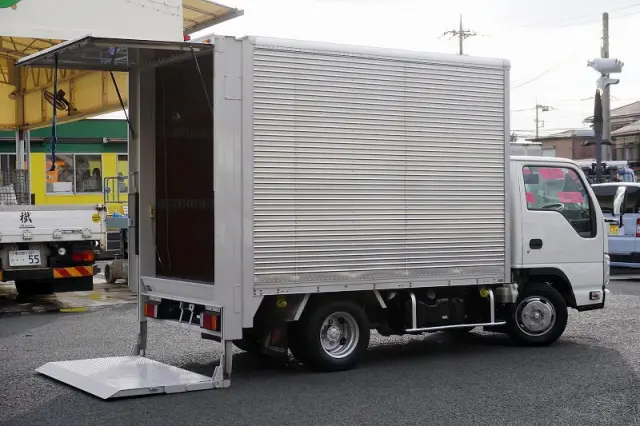 いすゞ エルフ TRG-NJR85AN(2WD)の写真9