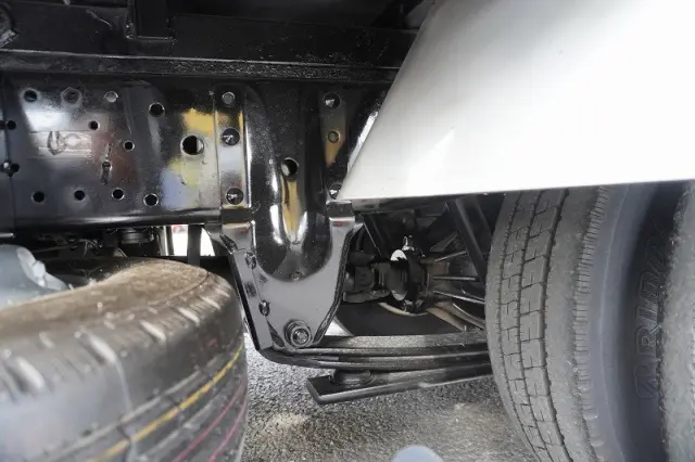 いすゞ エルフ TRG-NJR85AN(2WD)の写真12