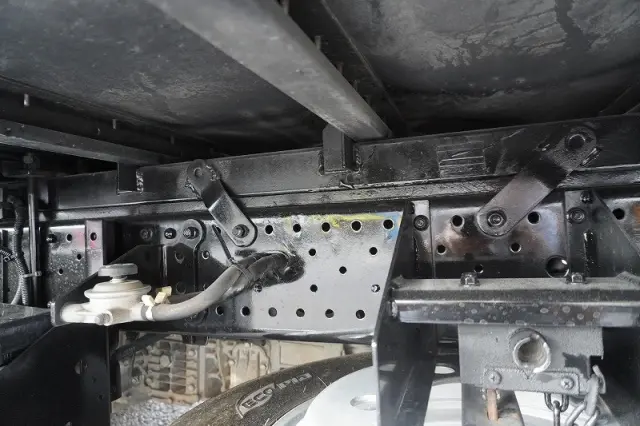 いすゞ エルフ TRG-NJR85AN(2WD)の写真13