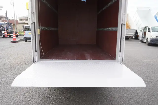 いすゞ エルフ TRG-NJR85AN(2WD)の写真25