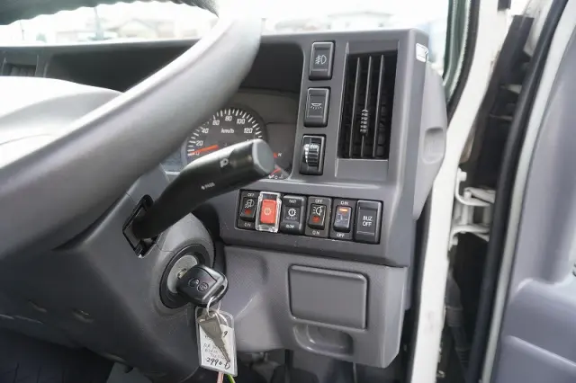 いすゞ エルフ TRG-NJR85AN(2WD)の写真33