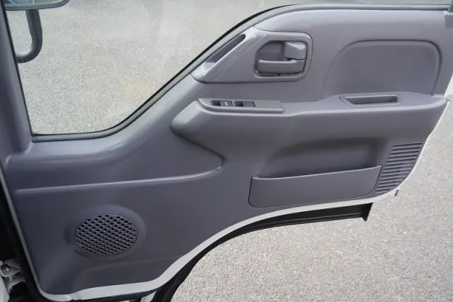 いすゞ エルフ TRG-NJR85AN(2WD)の写真34